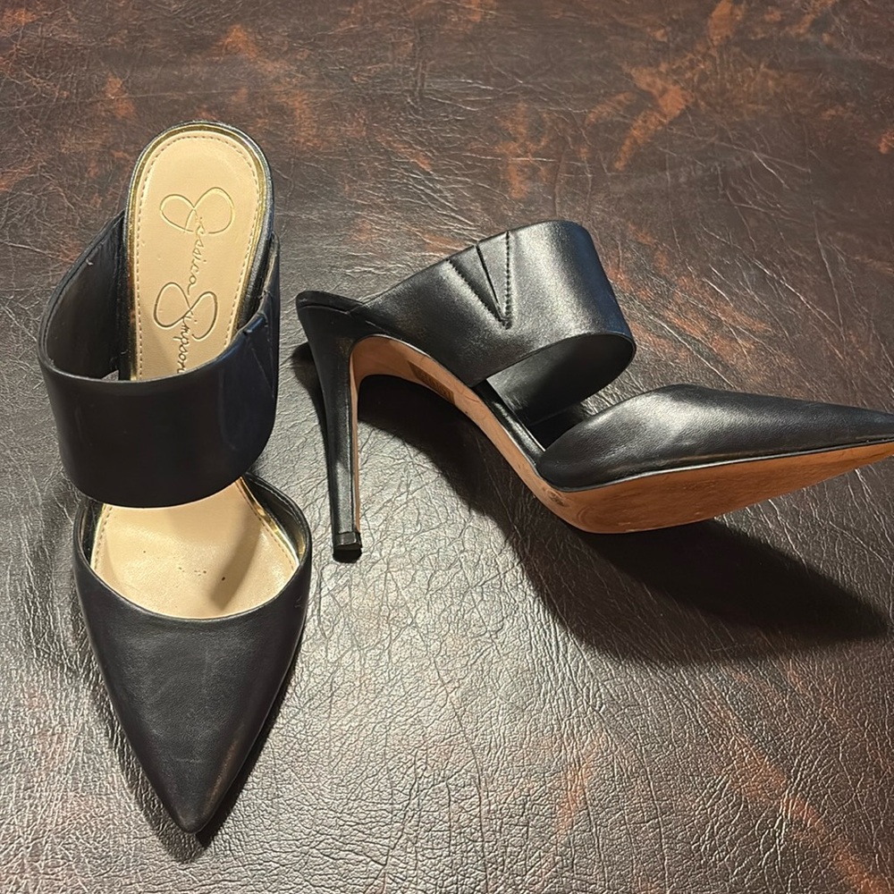 Slip on dress mules never worn
